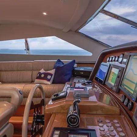 Ferretti Flybridge * Gulluk